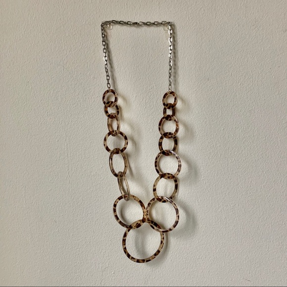 EUC Links Necklace - Picture 1 of 3